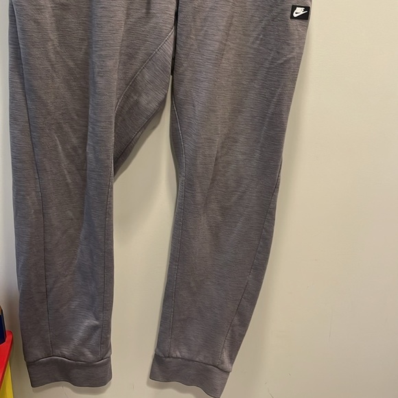 Two t shirts xl and xxl and one Nike sweatpants xl. - Picture 10 of 14